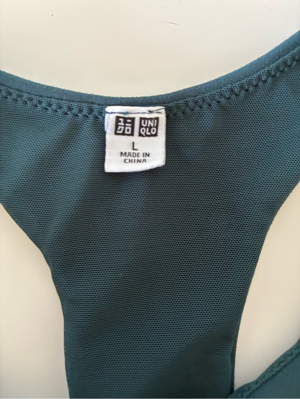 UNIQLO Racerback Padded Sports Bra Crop Top Teal Size L - Picture 2 of 4